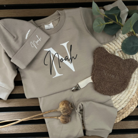 SWEATER met NAAM | SAND
