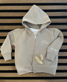 HOODIE met NAAM & GEBOORTEJAAR | SAND