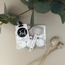 Theelichtjes (3x) met verborgen boodschap! Lieve Juf!