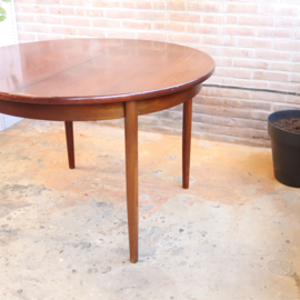 Vintage eettafel rond jaren 60
