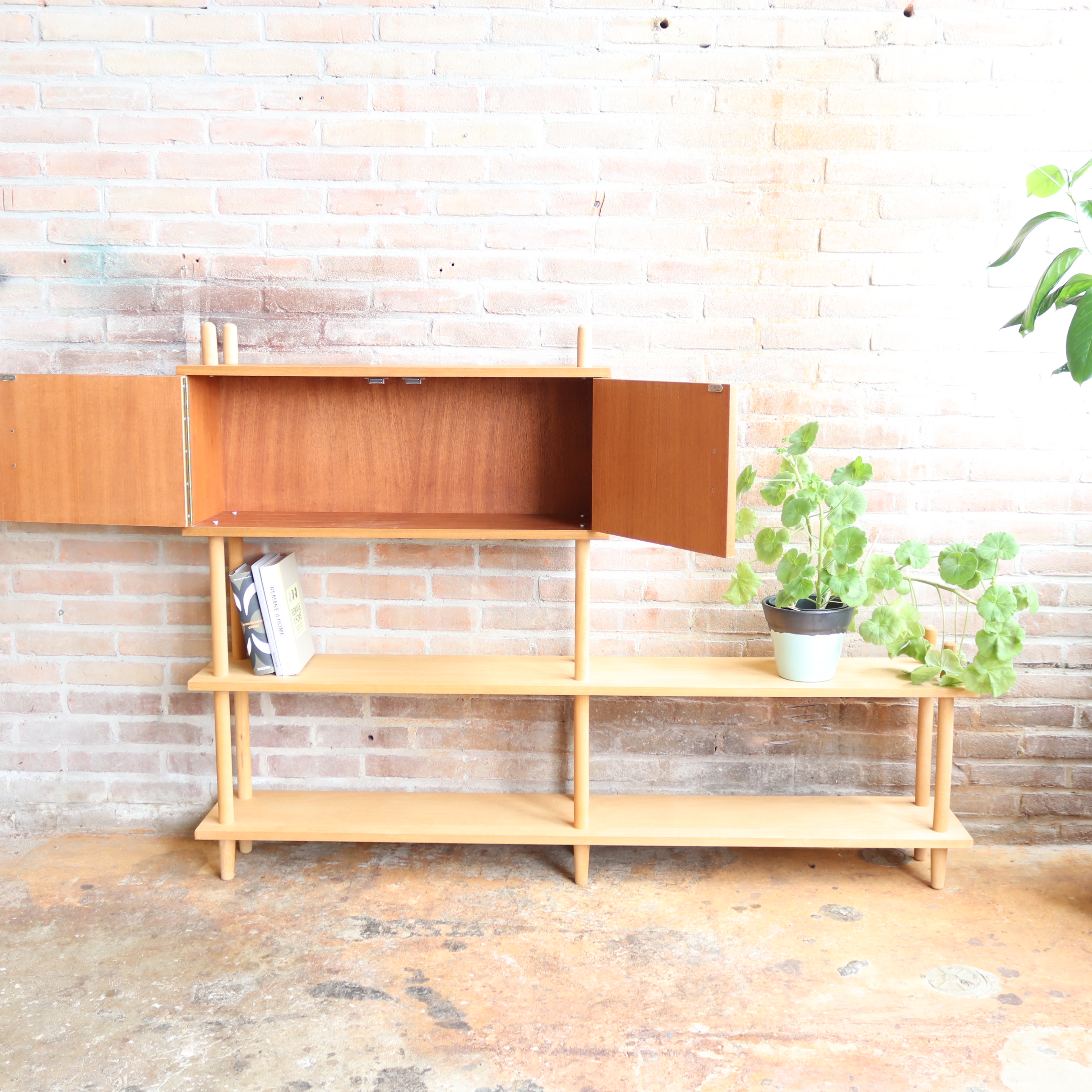 Vintage stokkenkast roomdivider