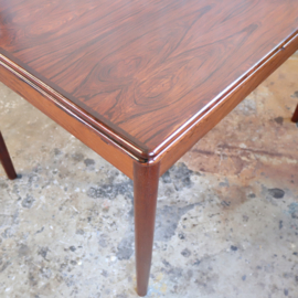 Vintage eettafel uitschuifbaar donker hout jaren 70