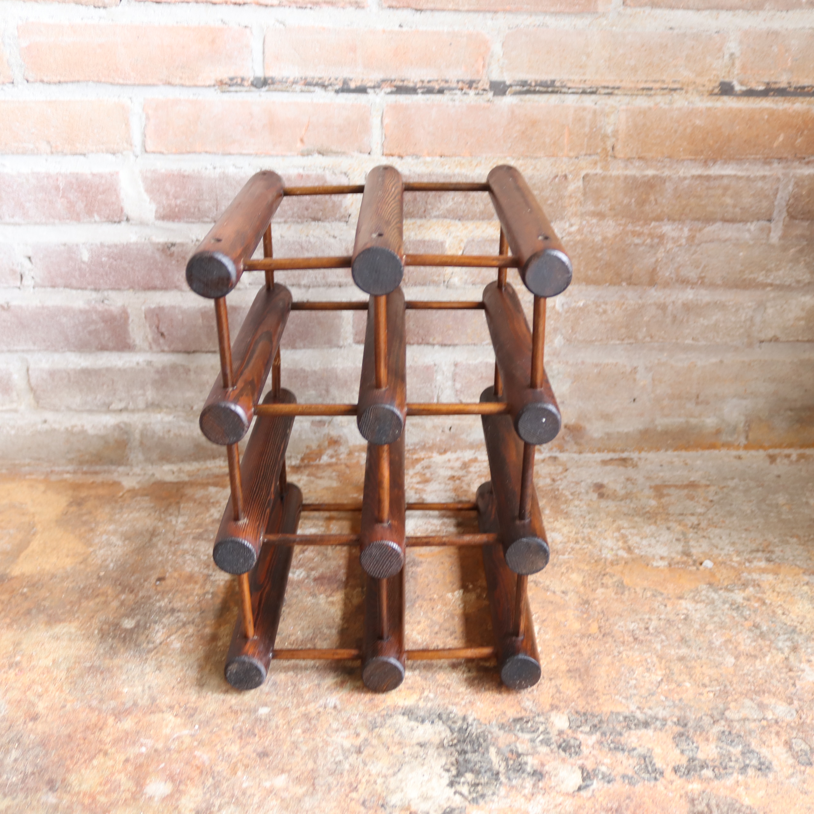 Vintage wijnrek nissen deens design donker