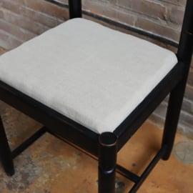 Vintage houten stoeltje zwart linnen