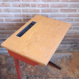 Vintage kinderbureau schooltafel terra