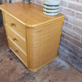 Vintage rotan ladekast nachtkastje