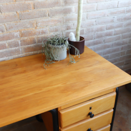 Vintage industrieel bureau  zwart hout