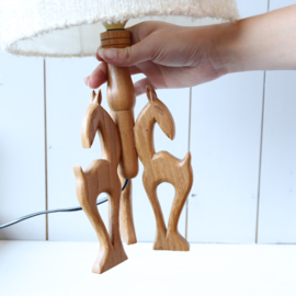 Vintage tafellamp houten hertjes voet