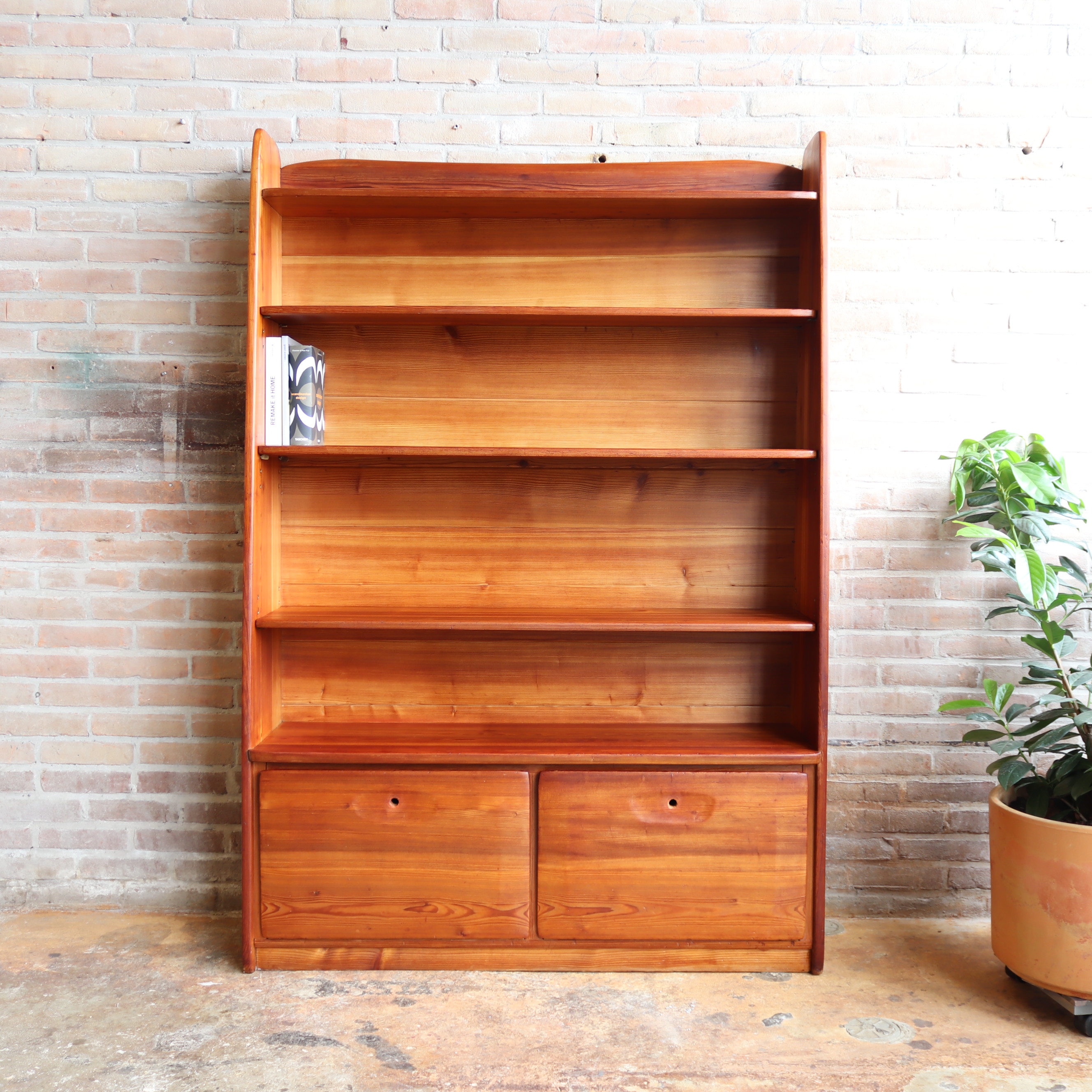 Vintage kast hoog boeken massief hout