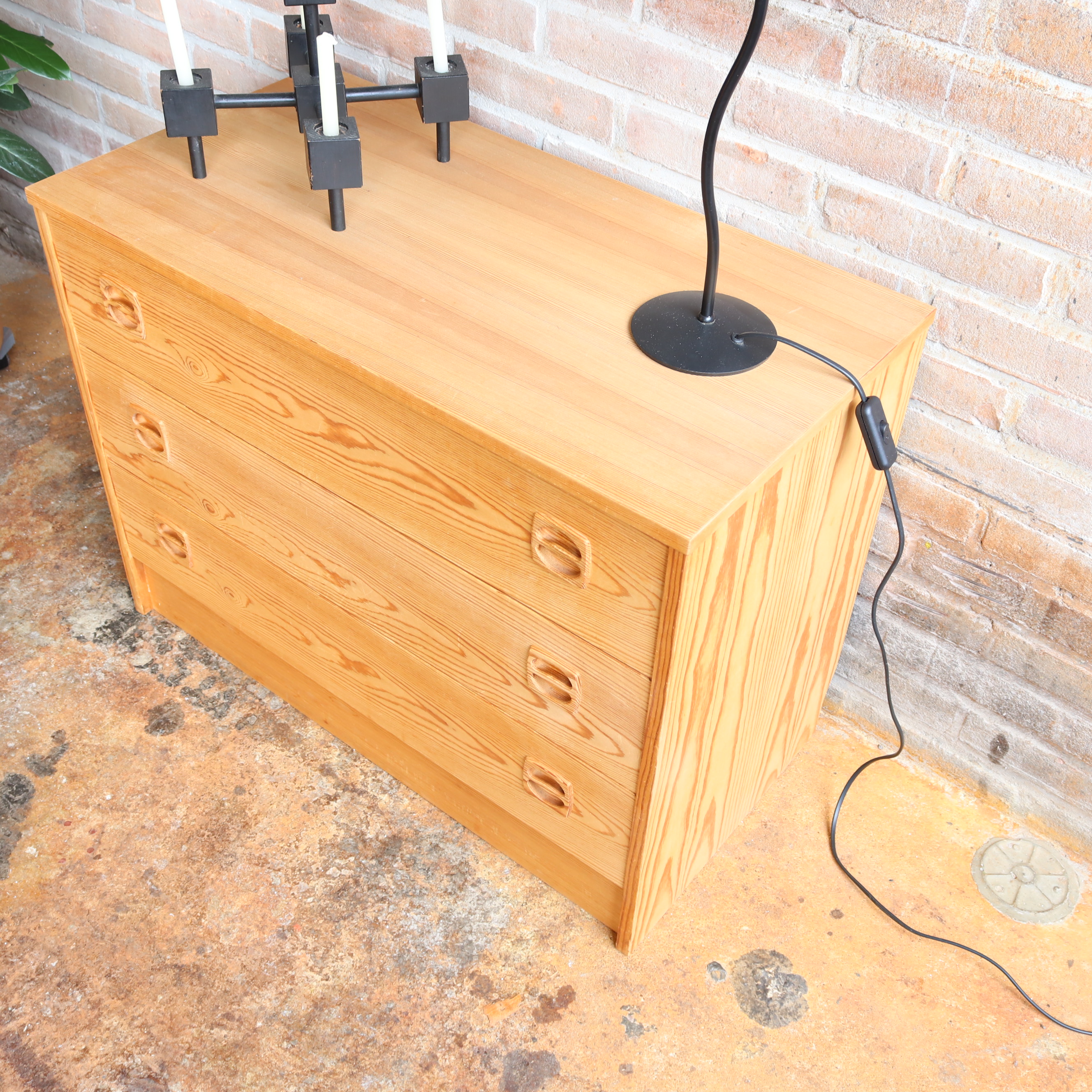 Vintage ladekast licht hout