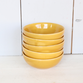Vintage set kleine schaaltjes geel
