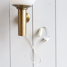 Vintage Deense wandlamp melkglas messing