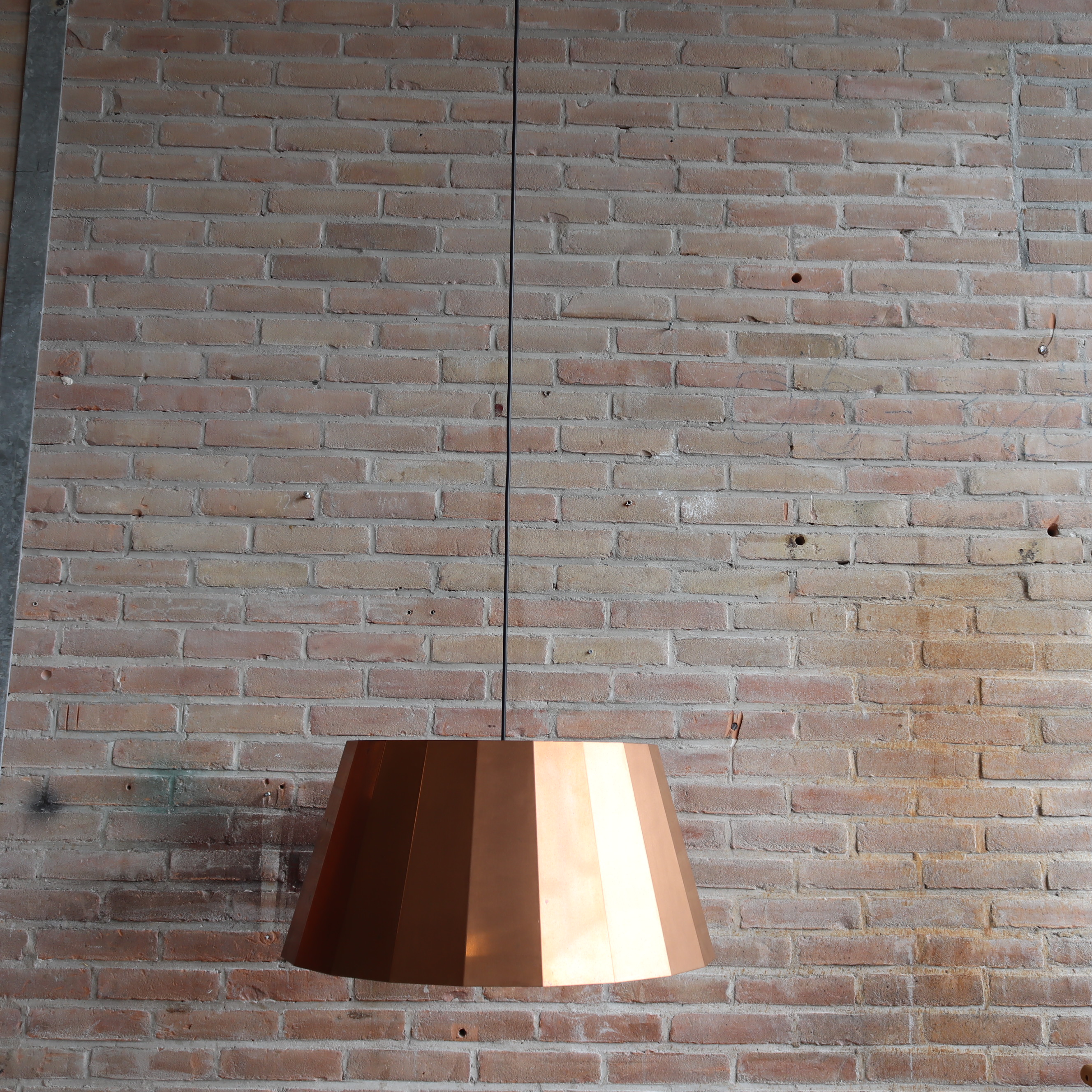 Design lamp Piet Hein Eek koper plisse hanglamp
