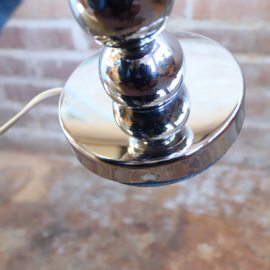 Chroom kleurig zilver bollen tafel lamp met kap