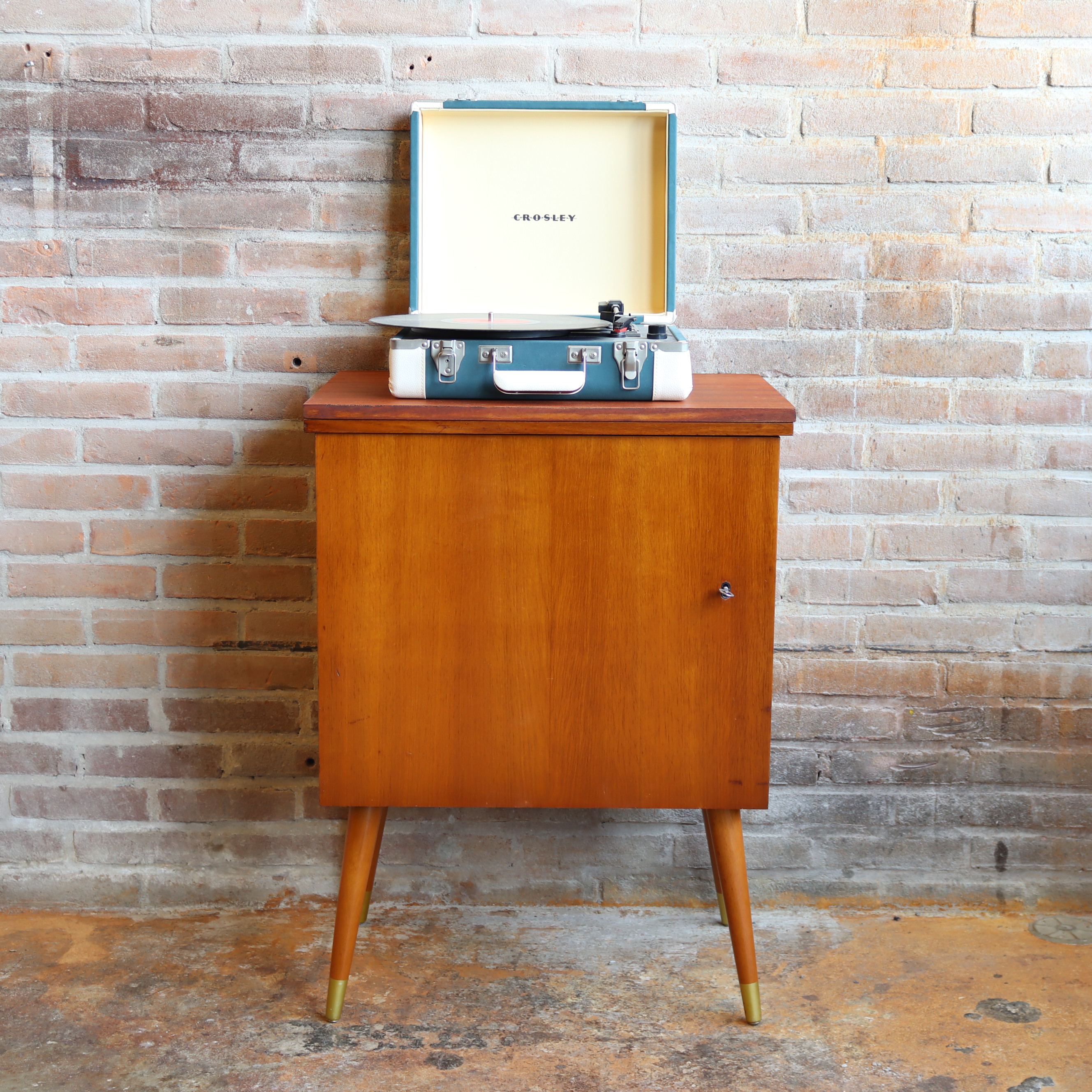 Vintage kast platenspeler (oud naaikastje)