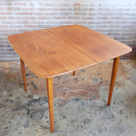 Vintage eettafel vierkant rond uitschuifbaar