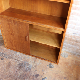 Vintage kast hoog boeken