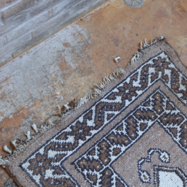 Vintage Perzisch tapijt bruin beige 133x85