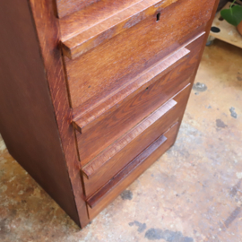 Vintage ladekast hoog smal archief kast
