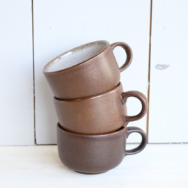 Vintage kopjes 70s ceramo bruin wit