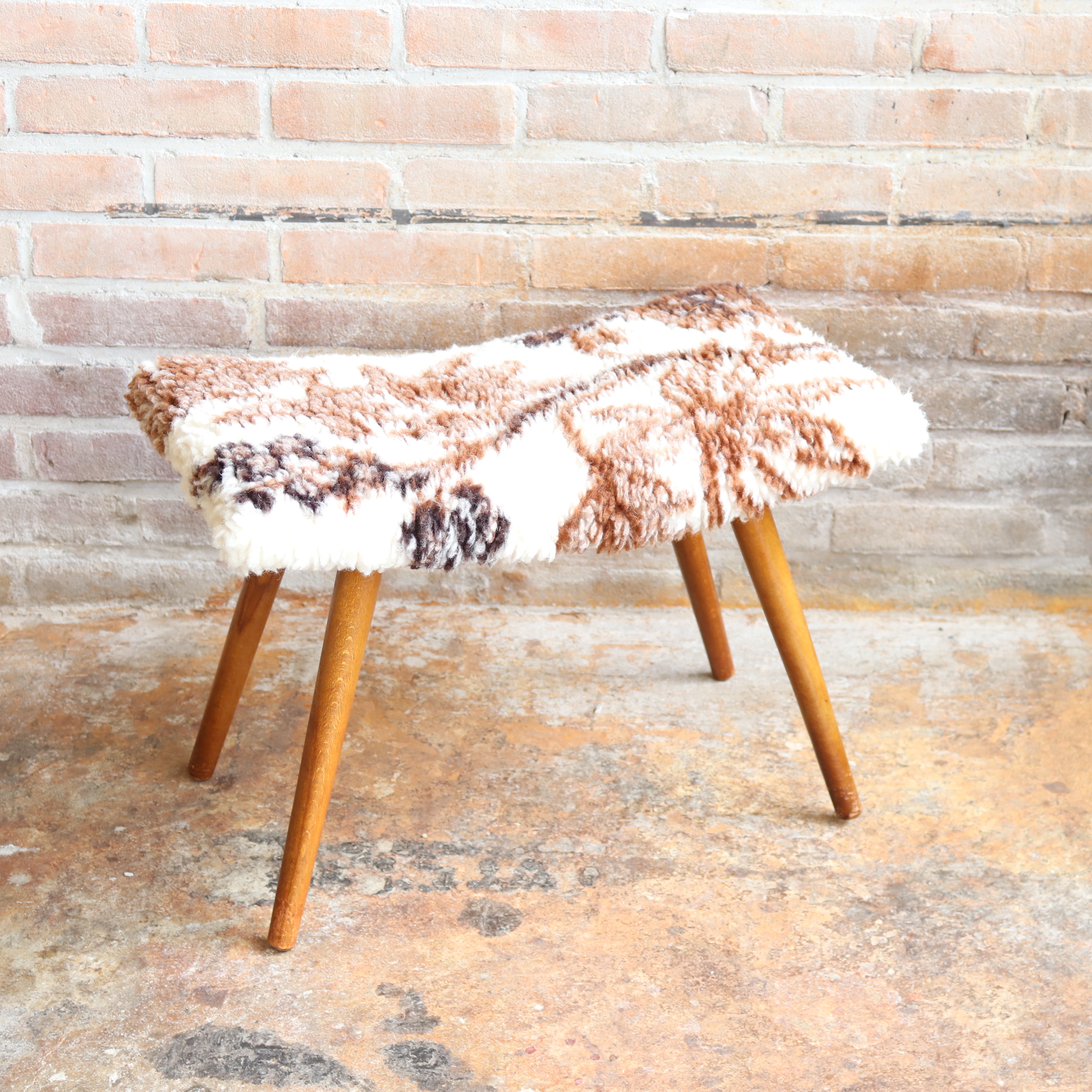 Vintage voetenbank teddy stof wol