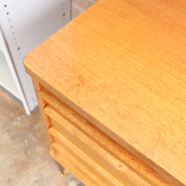 Vintage dressoir kastje licht hout