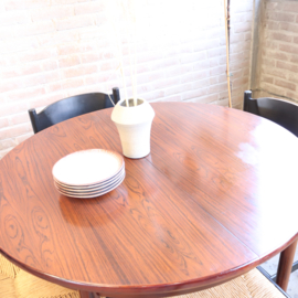 Vintage eettafel rond jaren 60