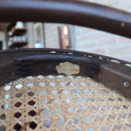Vintage thonet stijl stoel donker bruin