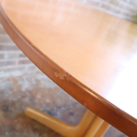 Vintage eettafel rond Thonet kruispoot