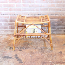 Rotan voetenbank / kruk