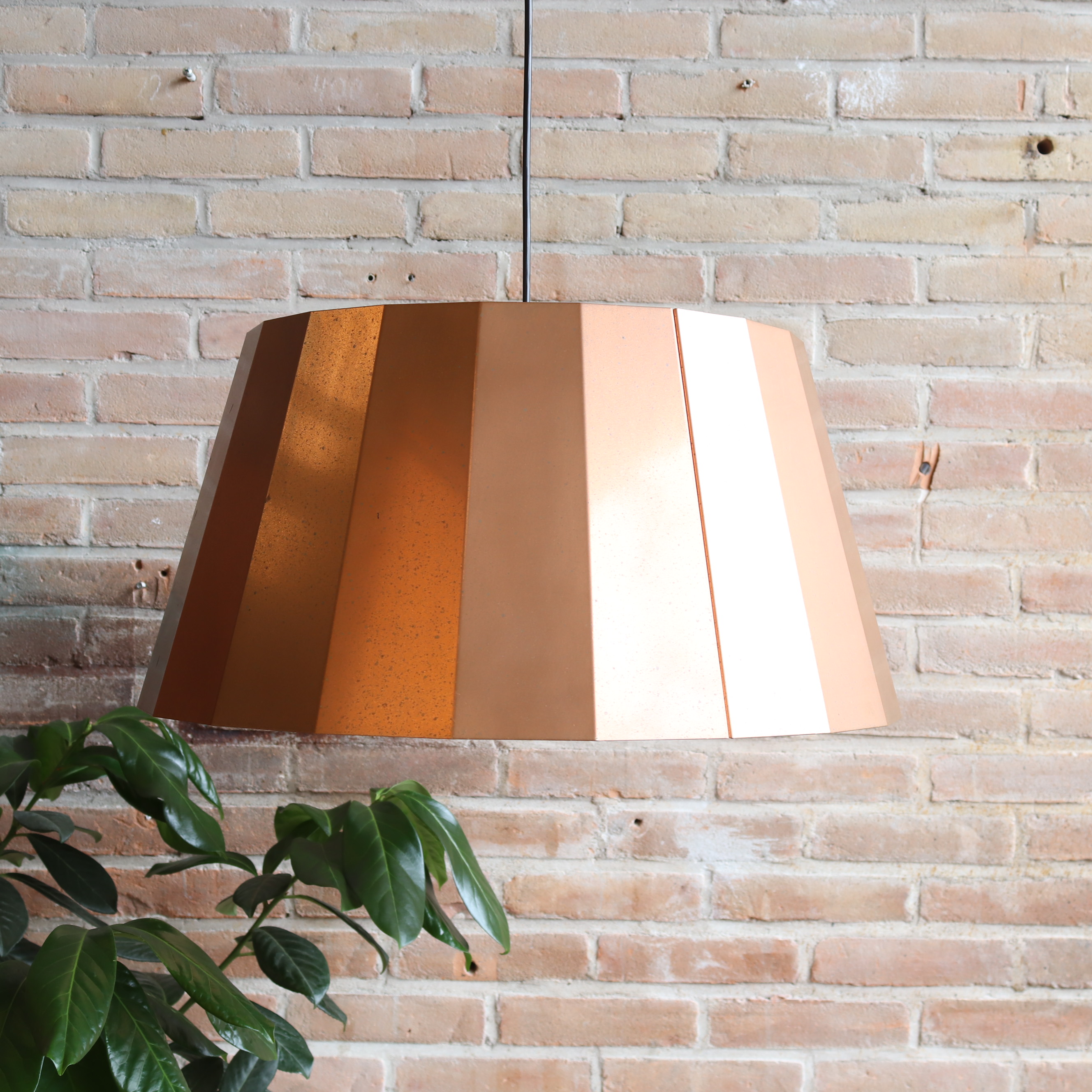 Design lamp Piet Hein Eek koper plisse hanglamp