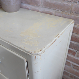 Vintage hoog smal kastje jaren 50 wit oud