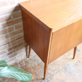Vintage kast platenspeler (oud naaikastje)
