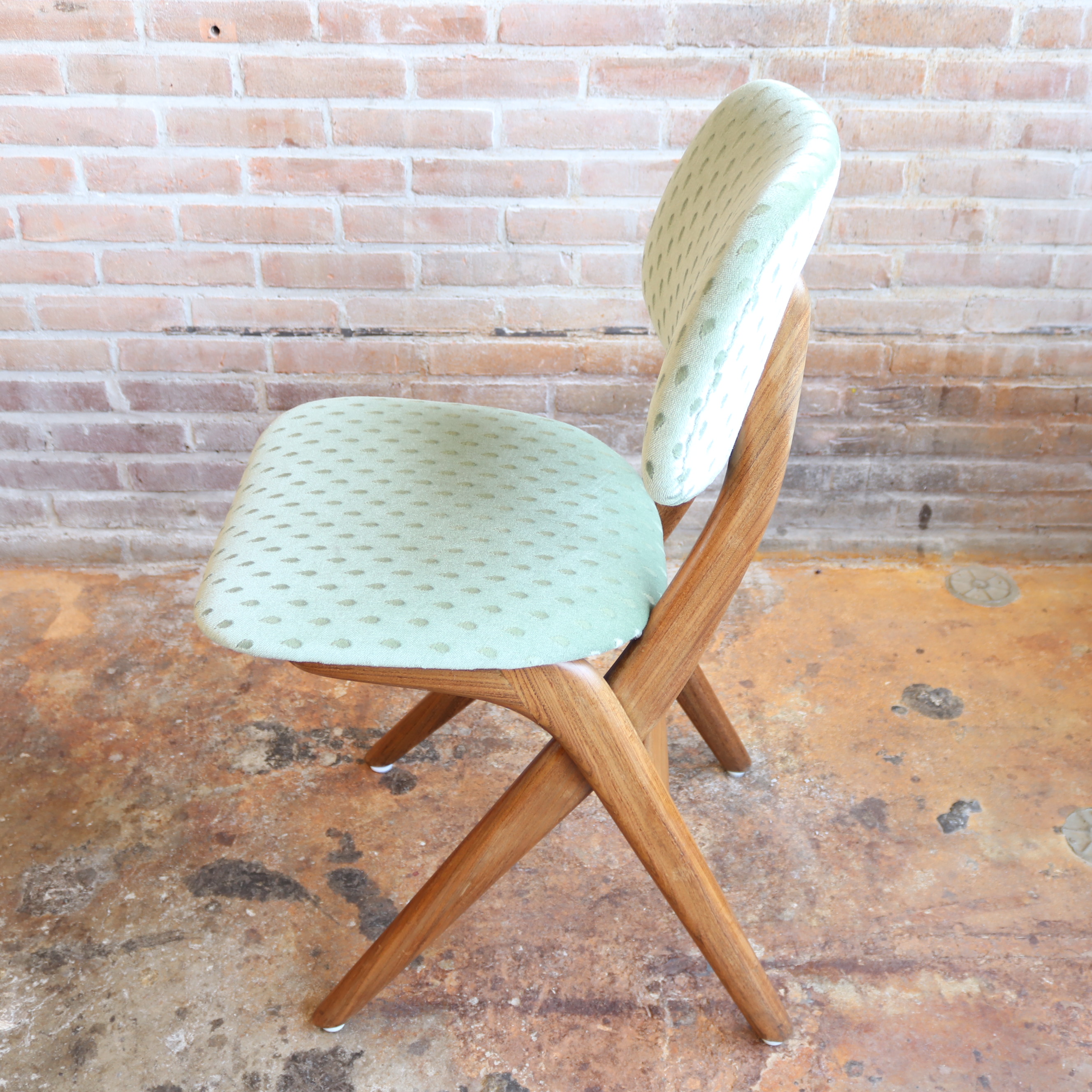 Vintage eettafel stoel Louis van Teeffelen Scissor 1950