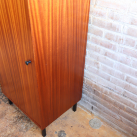 Vintage kleding kast jaren 70 leg planken smal