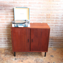Vintage klein dressoir  jaren 70 platenspeler