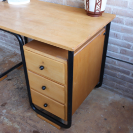 Vintage industrieel bureau  zwart hout