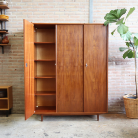 Vintage kledingkast jaren 60