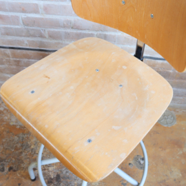 Vintage hoge werkplaats stoel