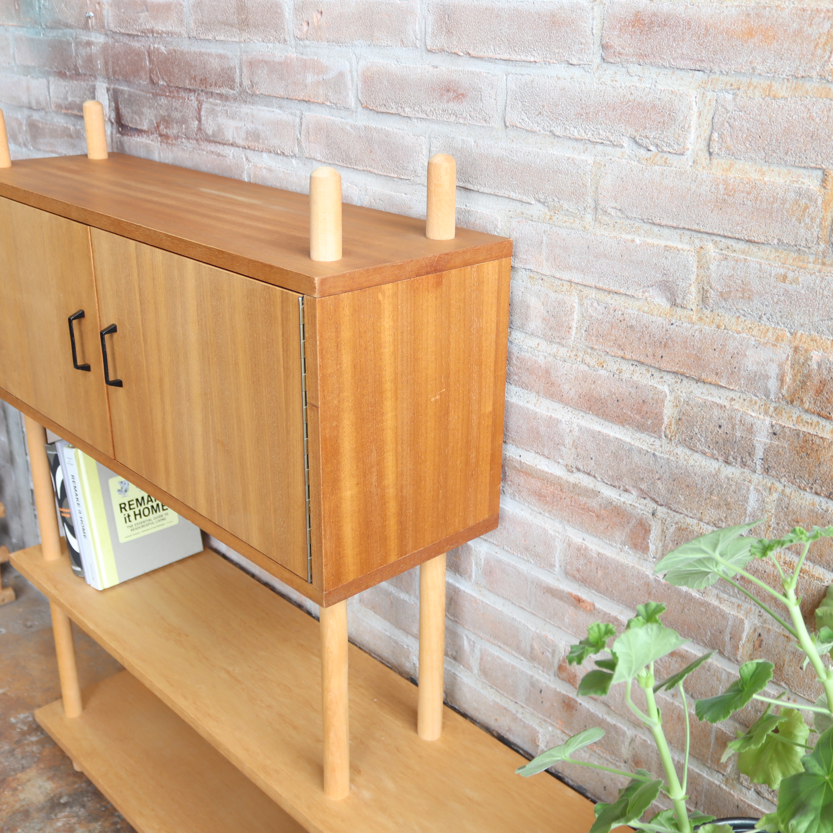 Vintage stokkenkast roomdivider