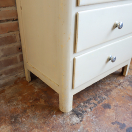 Vintage hoog smal kastje jaren 50 wit oud