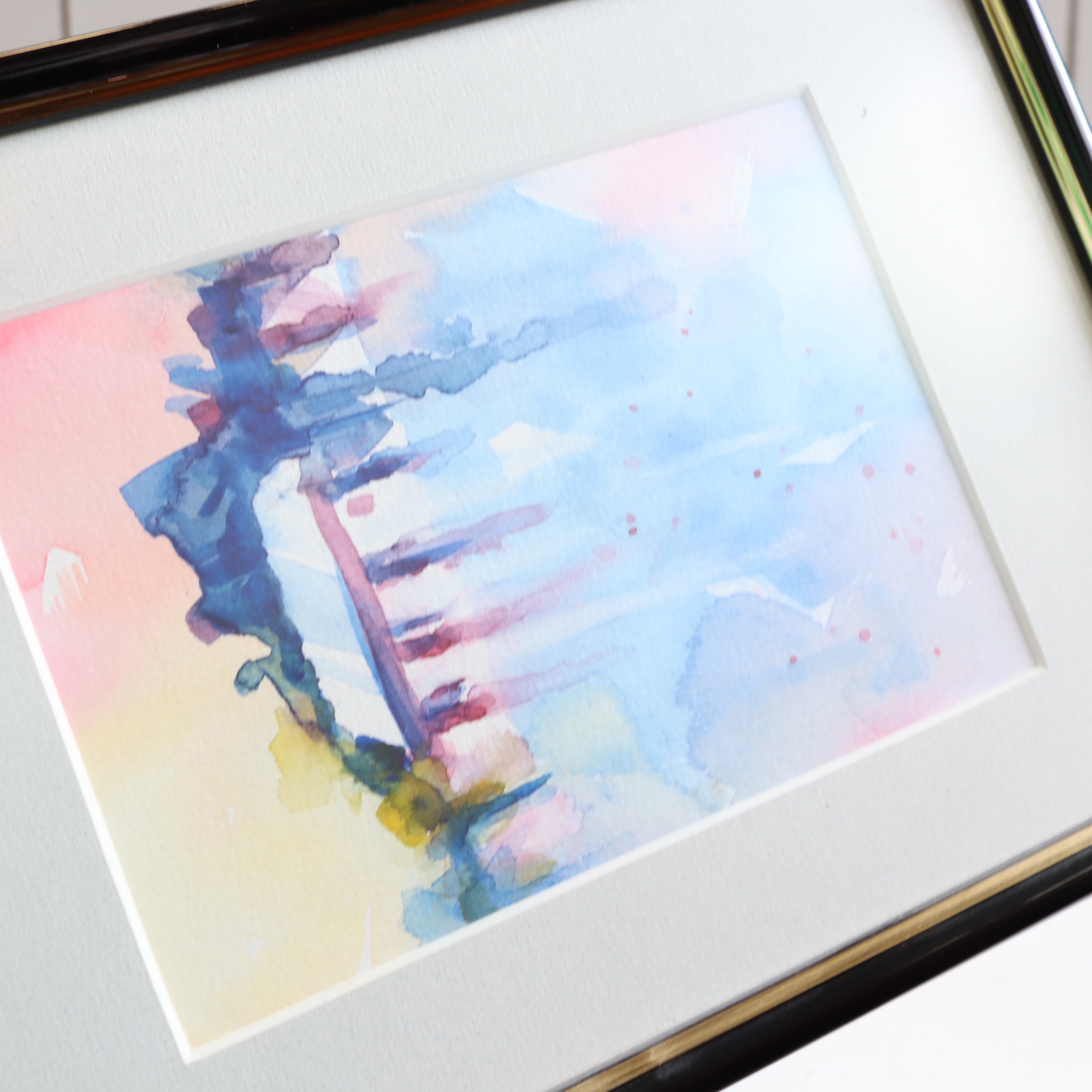 Vintage aquarel in zwart met gouden lijst abstract