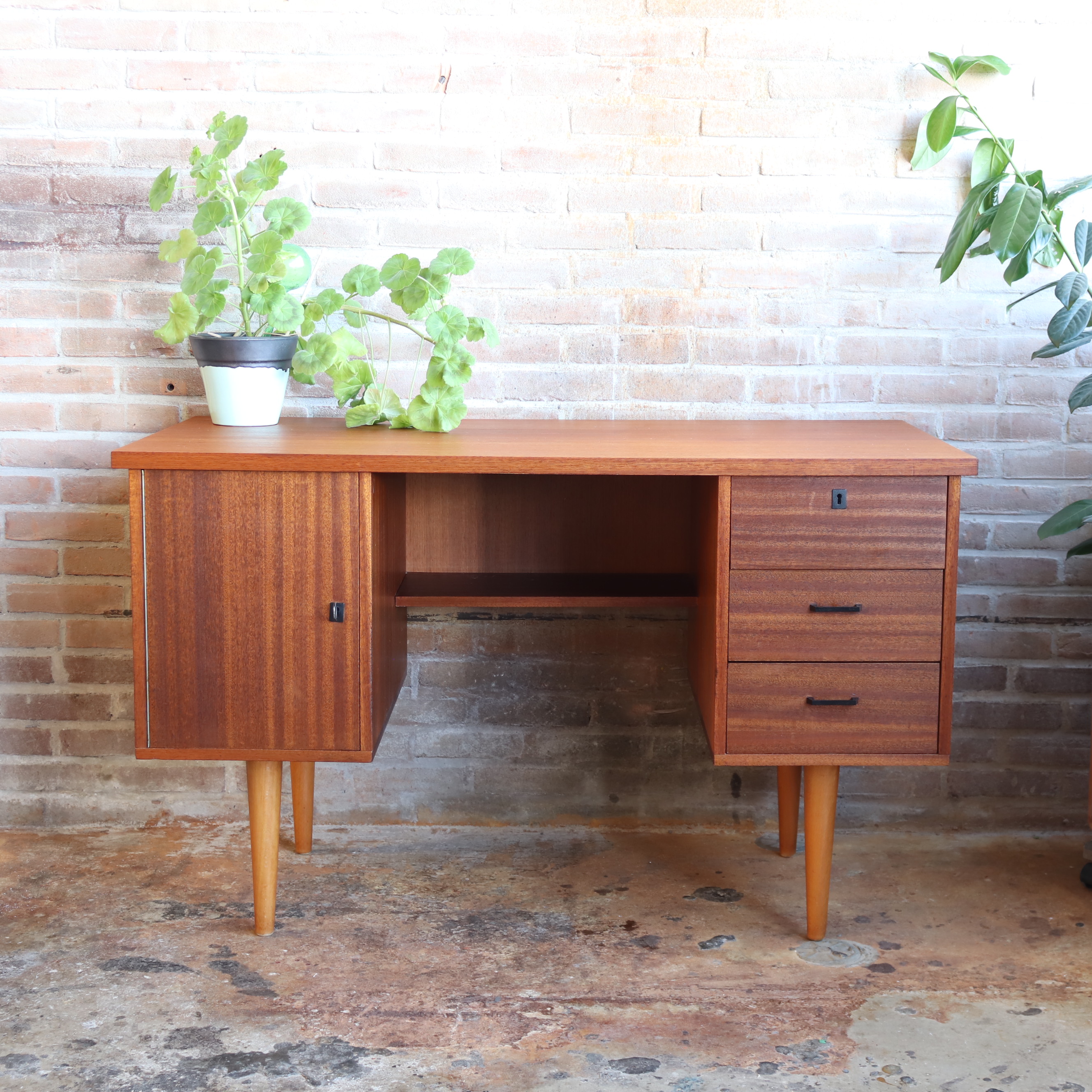 Vintage bureau jaren 60 70
