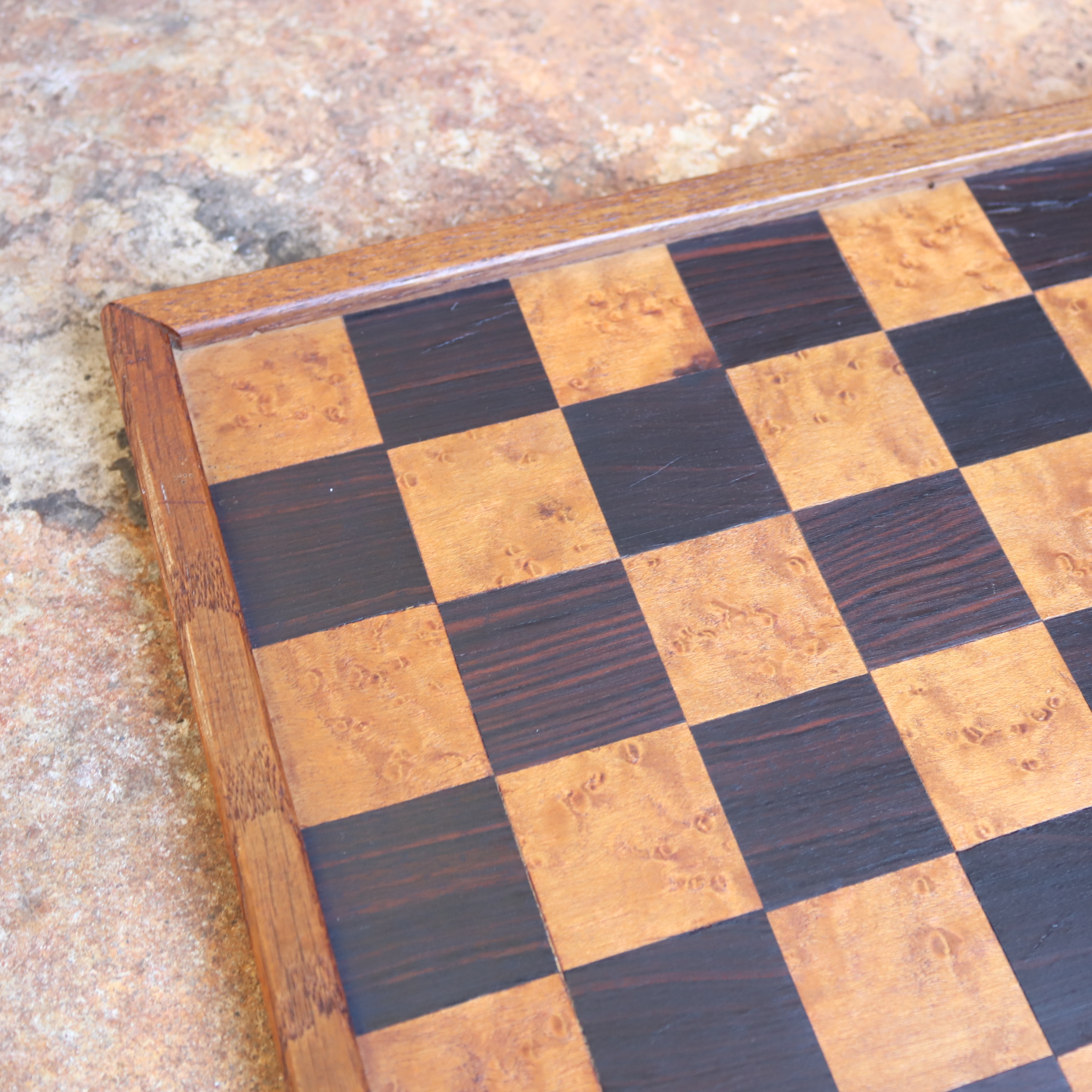 Vintage schaakbord antiek bijzonder hout