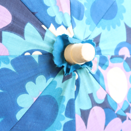 Vintage jaren 70 retro parasol blauw paars