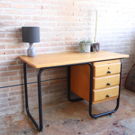 Vintage industrieel bureau  zwart hout