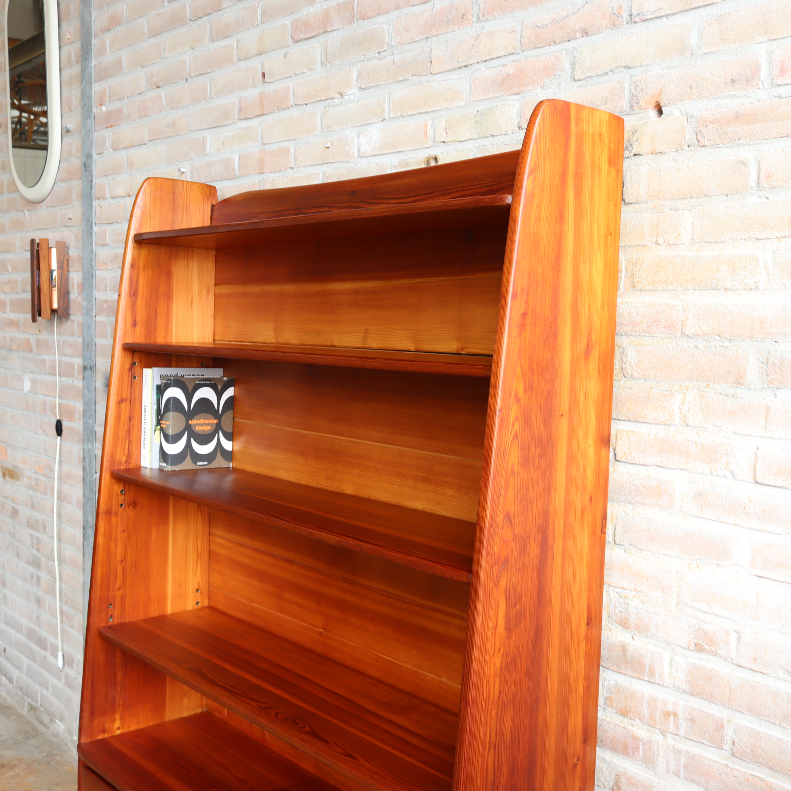 Vintage kast hoog boeken massief hout