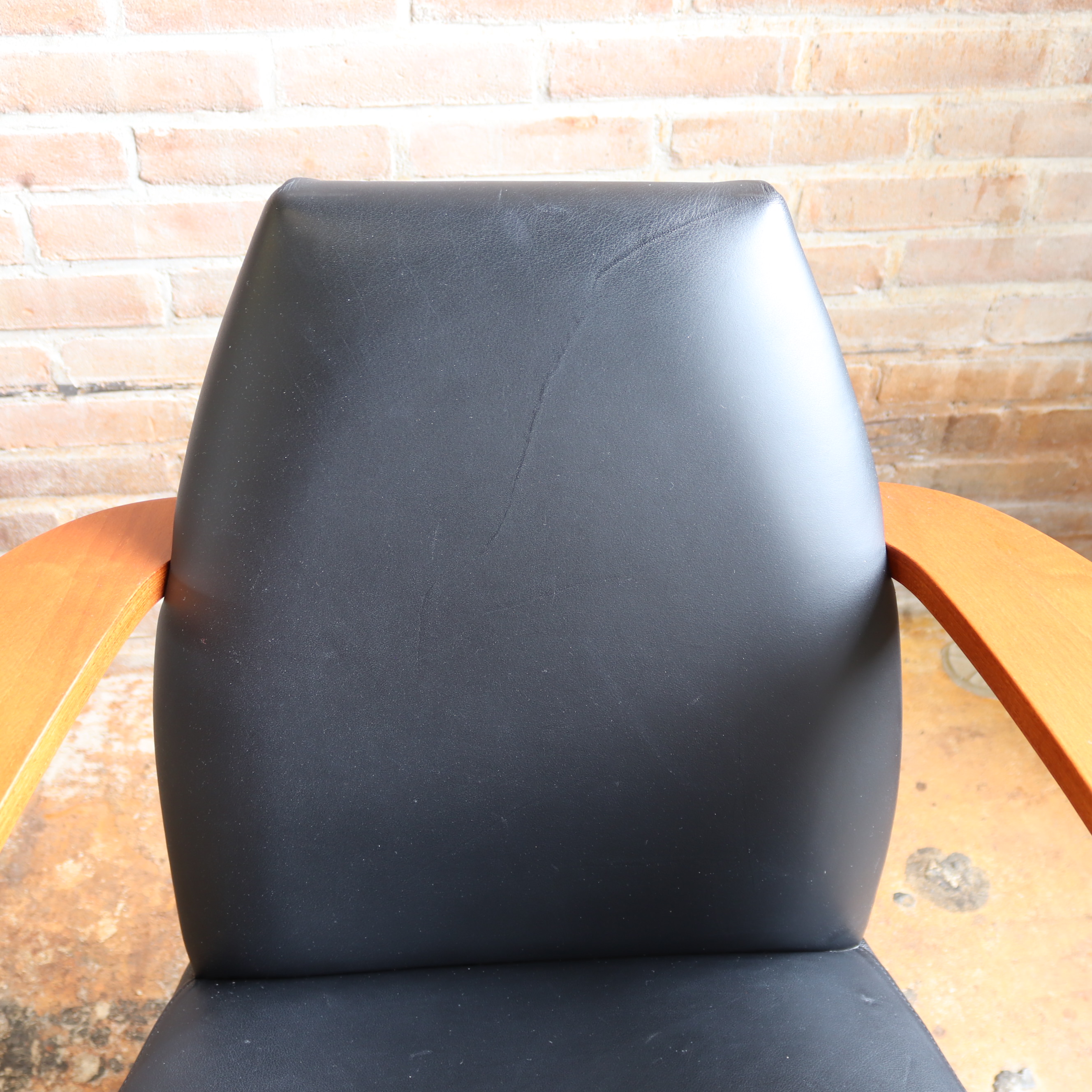 Vintage fauteuil leer hout spaans jaren 80