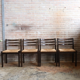 set 4 vintage stoelen rieten / biezen zitting