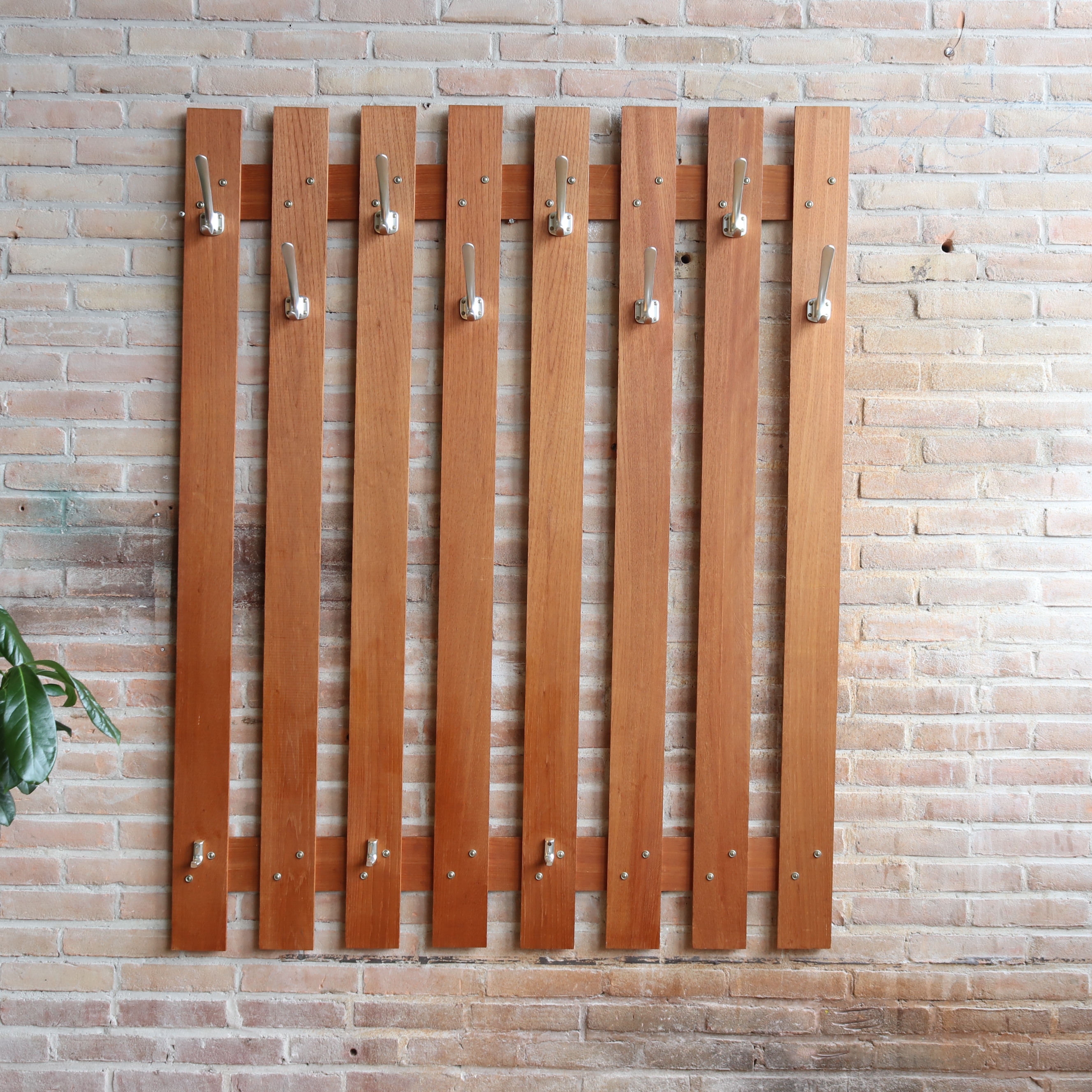 Vintage jaren 70 kapstok van teak houten latten groot